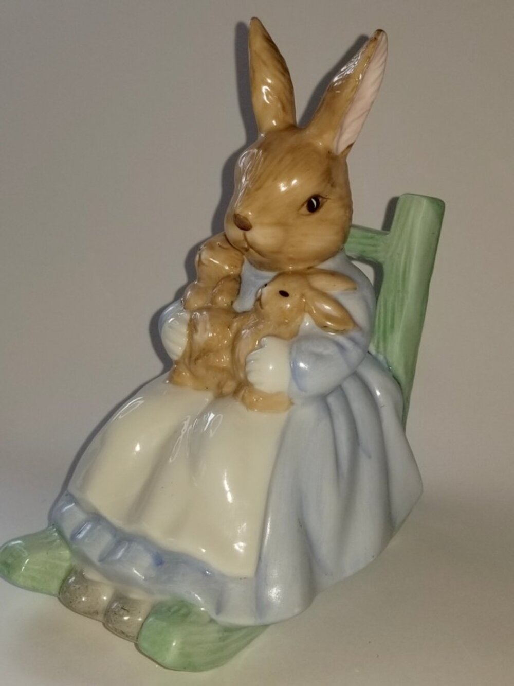 Schmid Mrs Rabbit 6" With Babies Figurine 1989